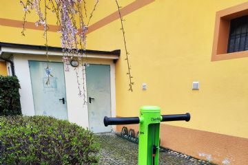 Installazione colonnina manutenzione biciclette